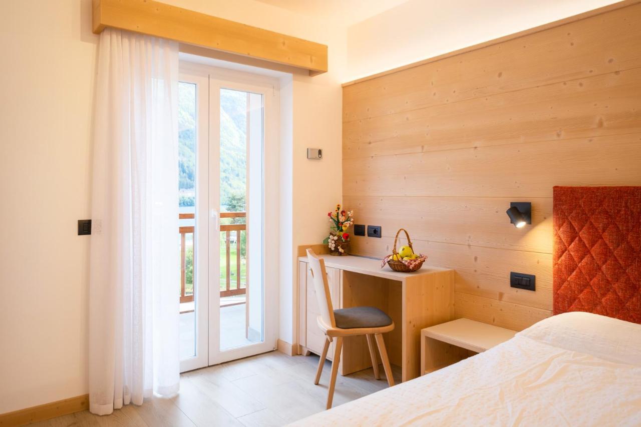 Hotel Zurigo Molveno Eksteriør billede
