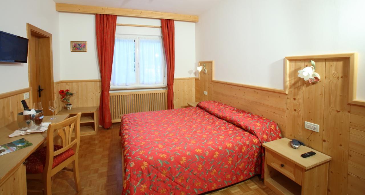 Hotel Zurigo Molveno Eksteriør billede