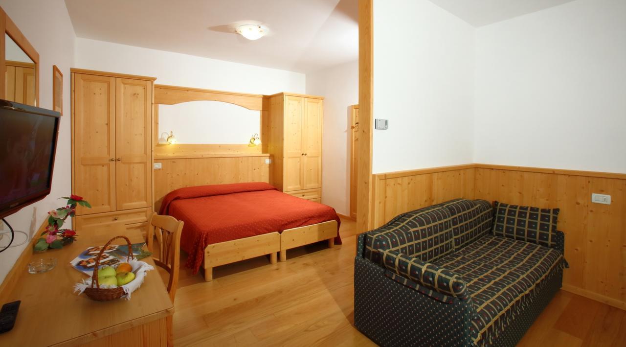 Hotel Zurigo Molveno Eksteriør billede