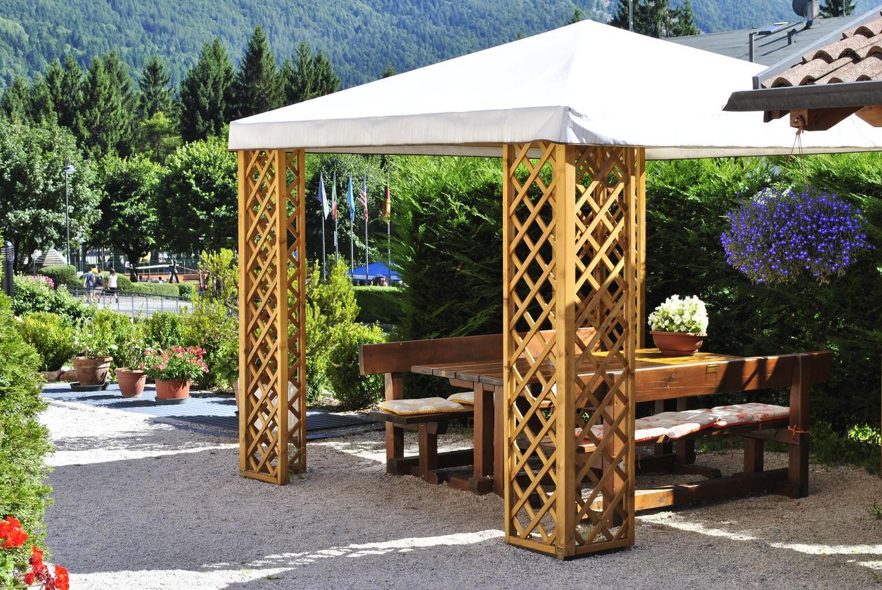 Hotel Zurigo Molveno Eksteriør billede