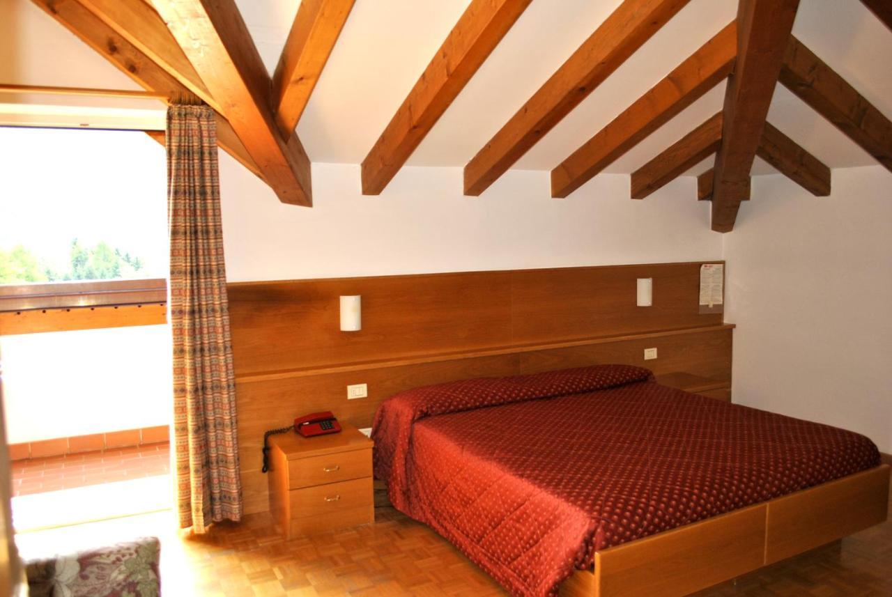 Hotel Zurigo Molveno Eksteriør billede