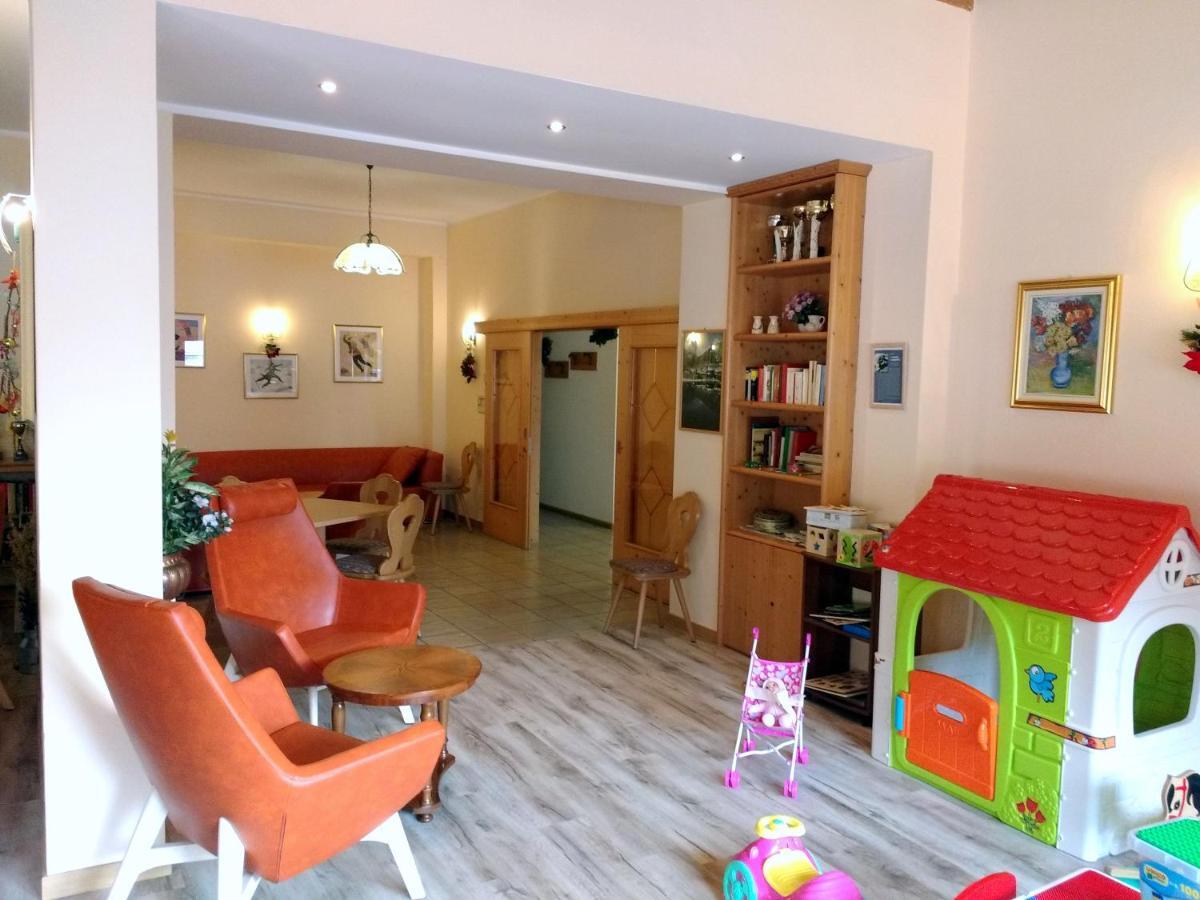 Hotel Zurigo Molveno Eksteriør billede