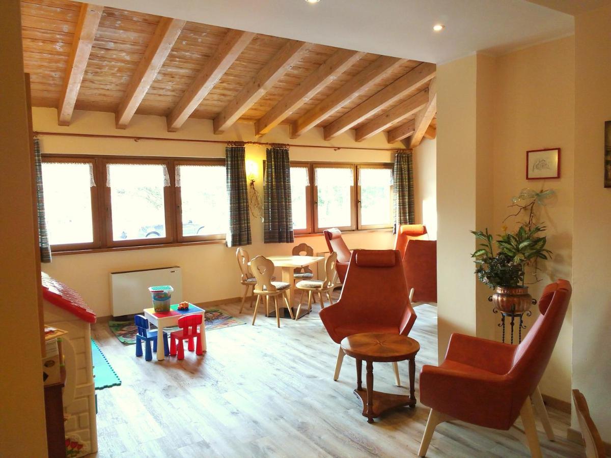 Hotel Zurigo Molveno Eksteriør billede